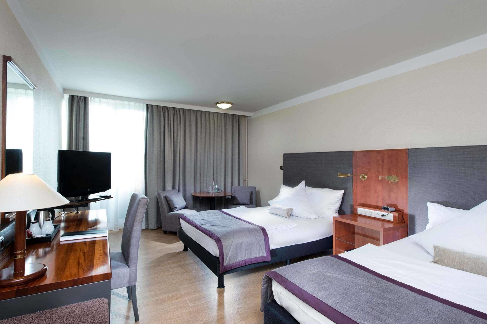 Wyndham Garden Kassel Hotel Exterior foto