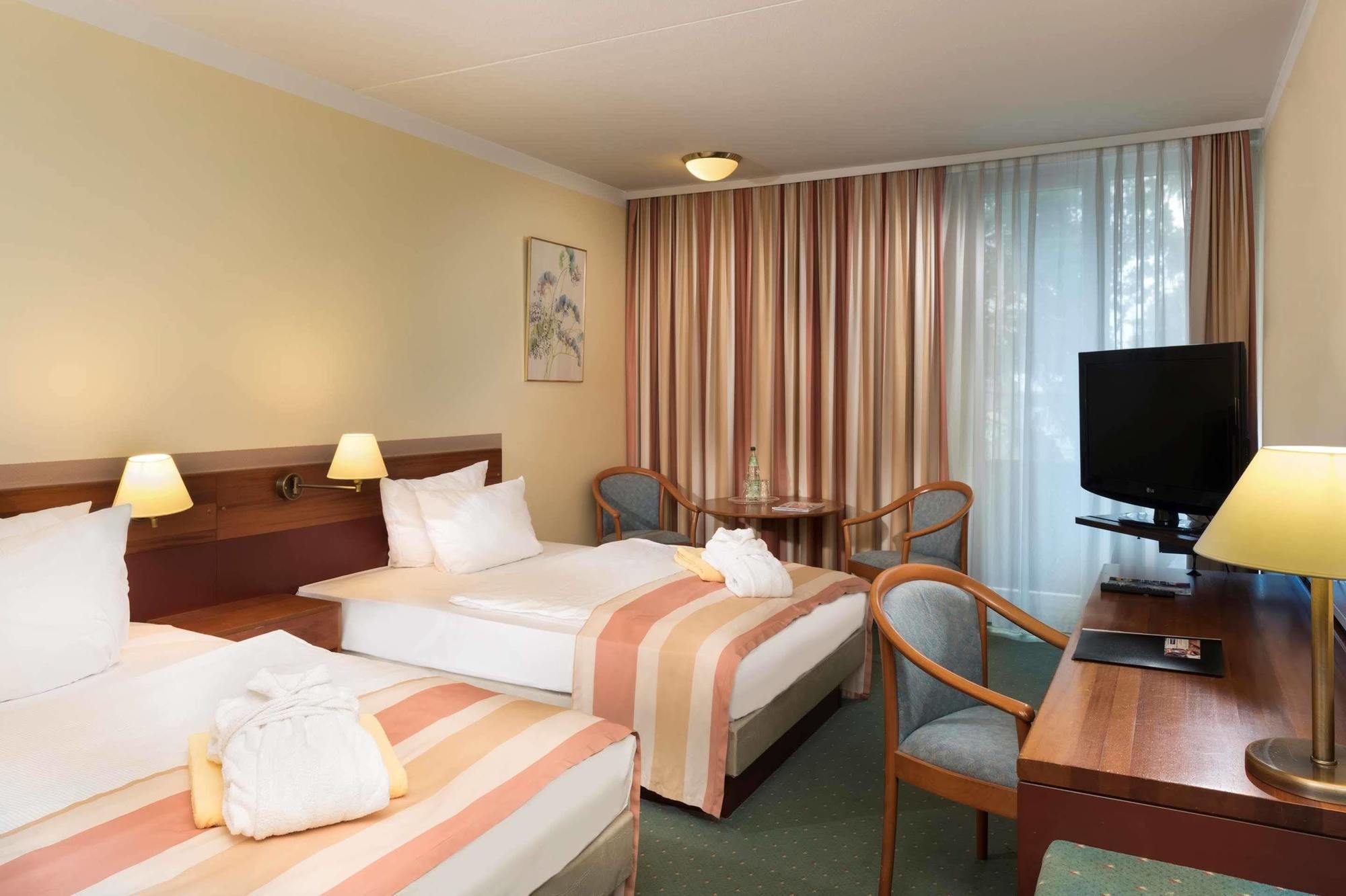 Wyndham Garden Kassel Hotel Exterior foto